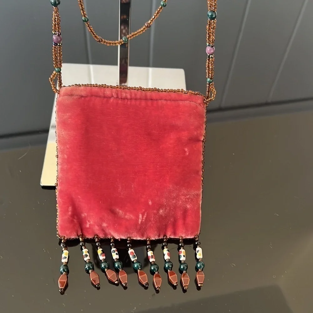 Hobo velvet pouch with beaded shoulder strap - Picture 4 of 8